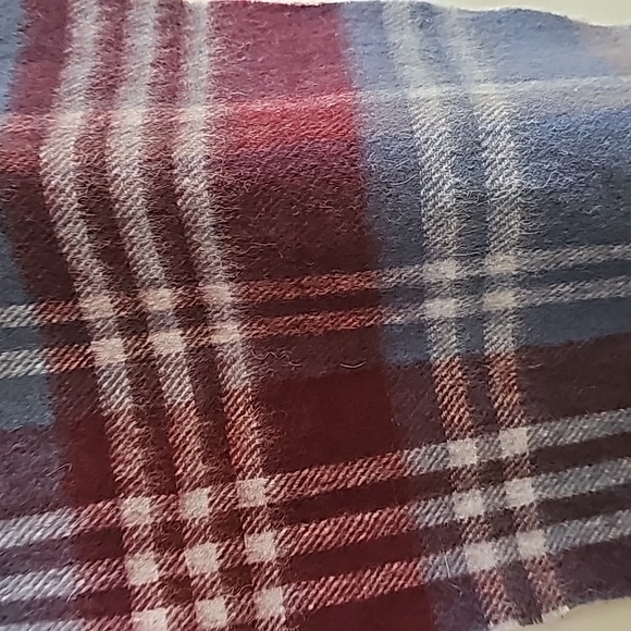 Ballantrae Edinburgh 100% Lambswool Scarf - Picture 4 of 4